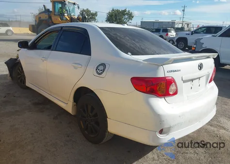 2010 Toyota Corolla S z USA, uszkodzony, nr VIN 2T1BU4EE8AC453735